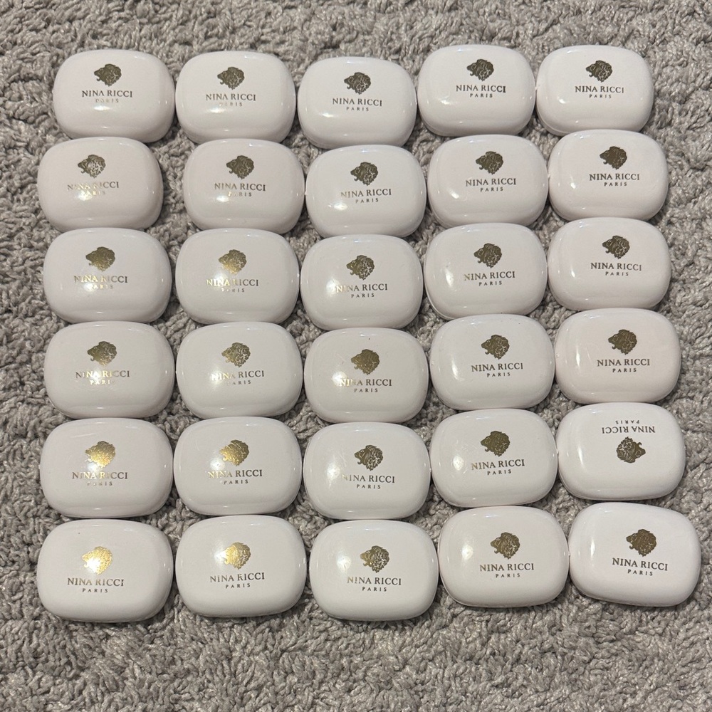 Bulk of 30: Nina Ricci Paris Luxury Guest Soaps (25g)